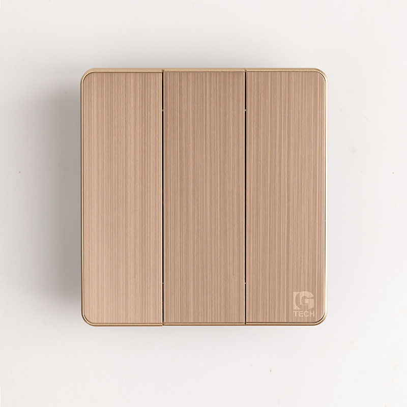 Công tắc 2 chiều 3 nút tràn viền vàng đồng LG-AB-L-003N 1 Công tắc 2 chiều 3 nút tràn viền vàng đồng LG-AB-L-003N