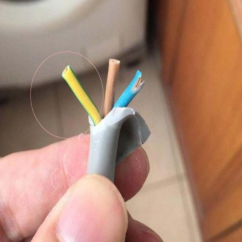 Vì sao ổ cắm âm tường cần dây tiếp địa? Những rủi ro khi bỏ qua tiếp đất 2 Dây tiếp địa có tác dụng nhằm tránh rủi ro khi sử dụng ổ cắm âm tường