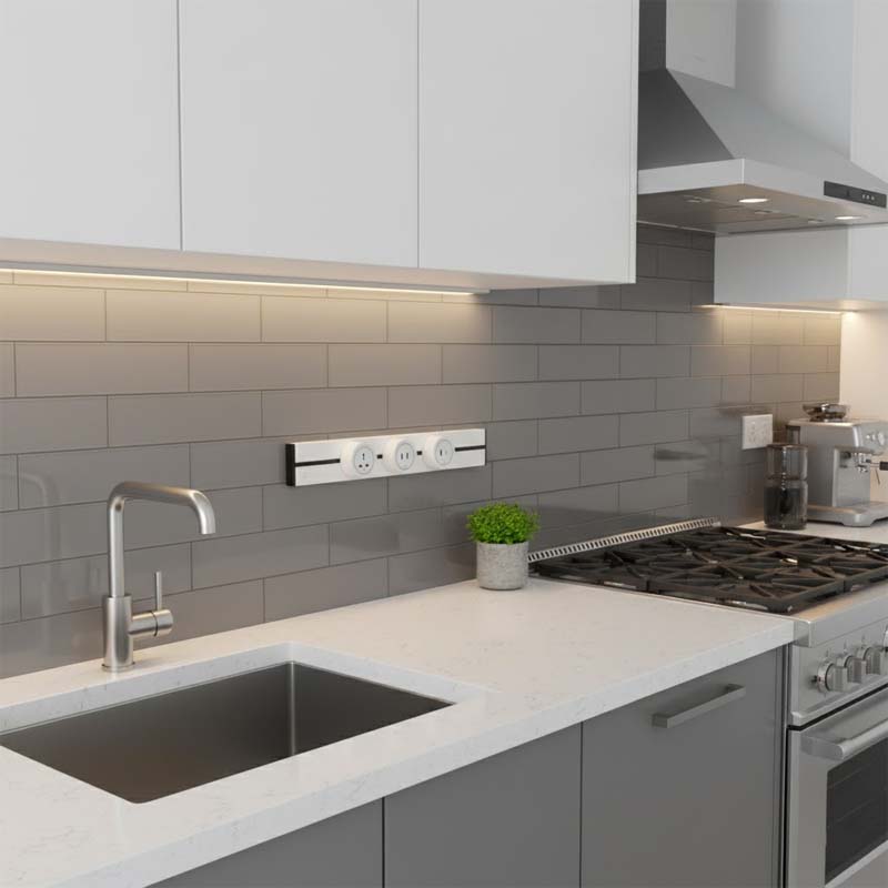 Lắp ổ cắm âm tường trong tủ bếp: Nên chọn loại nào để vừa an toàn vừa tiện dụng? 2 Ổ cắm thanh ray thay thế cho ổ cắm âm tường trong không gian bếp